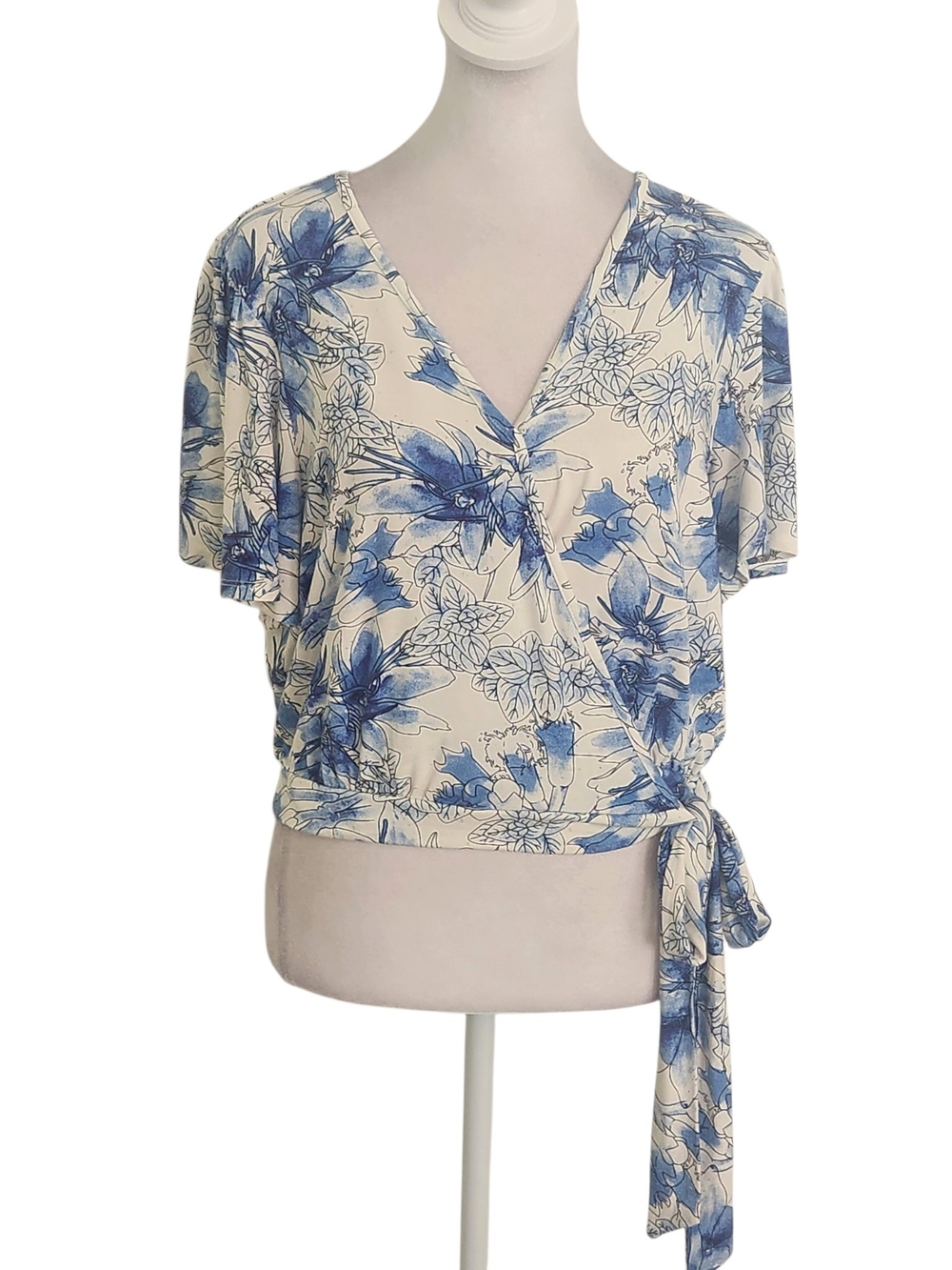 Peach Blue and White Floral Wrap Look Side Tie Top Size Small NWT